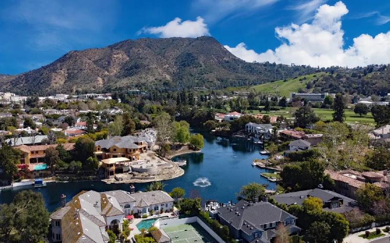 Pool Cleaning & Repairs in West Toluca Lake